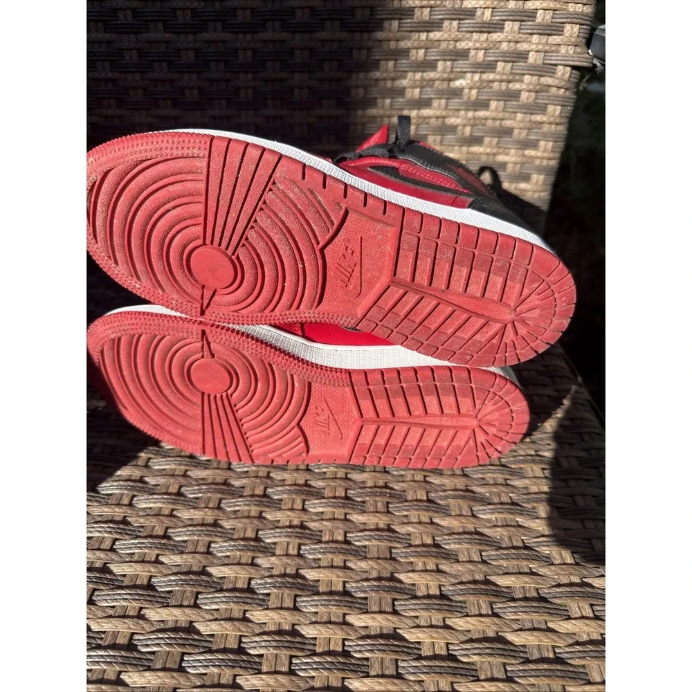 jordan ones Youth size 5